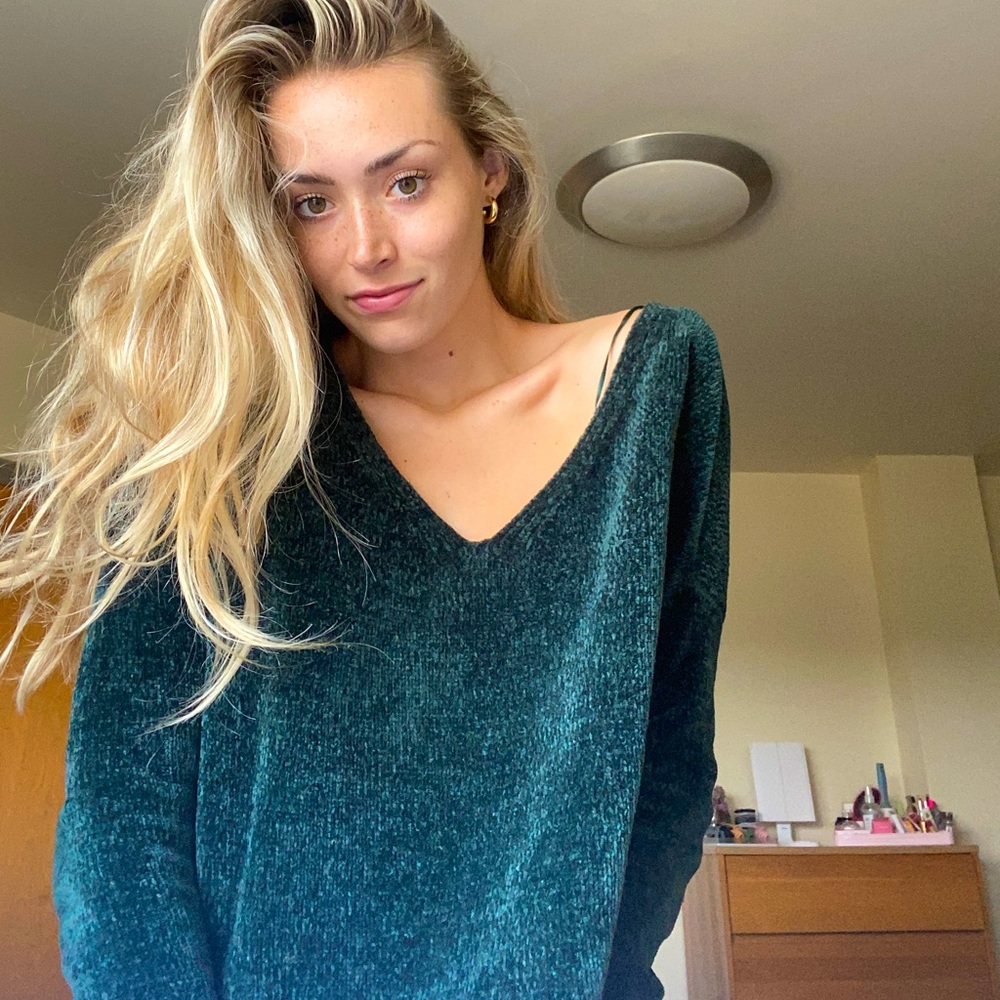 Emerald green sweater from Hollister